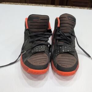 KD Trey 5 III 'Black Total Orange  768870 008  youth size - 7
